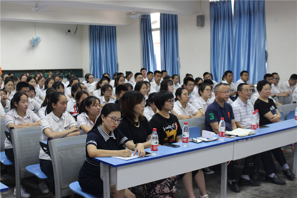 成都财贸职高|成都职业学校|成都公办职高哪个好|成都公办职高有哪些|成都公办职高