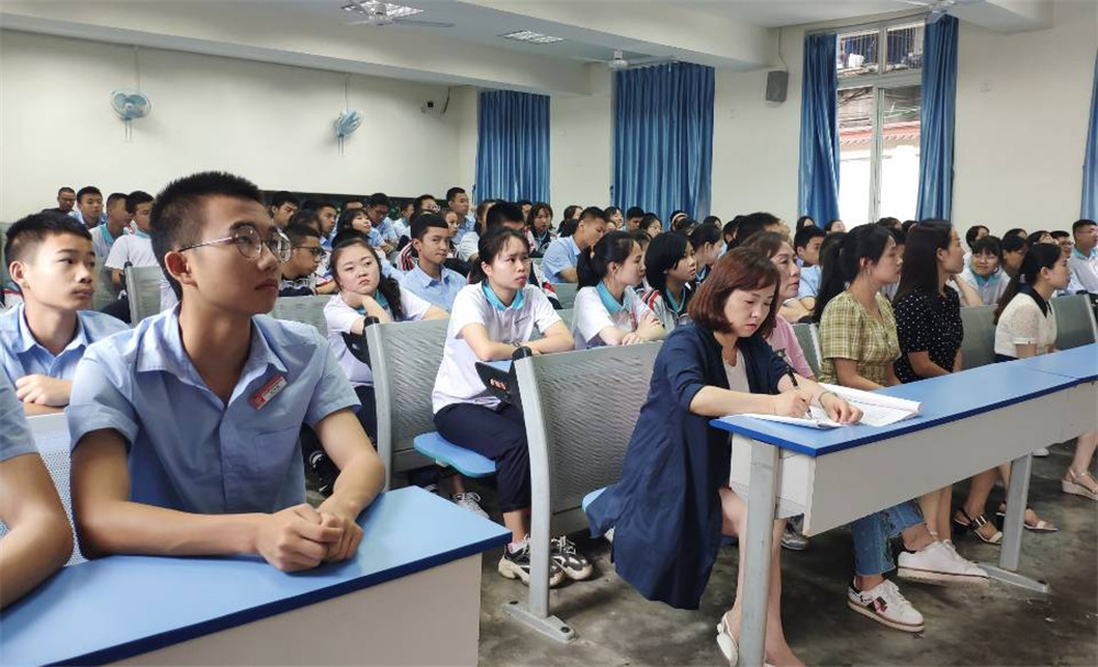 成都财贸职高|成都职业学校|成都公办职高哪个好|成都公办职高有哪些|成都公办职高